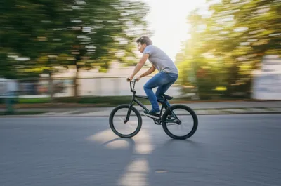 Illustration wheelie - Image 1