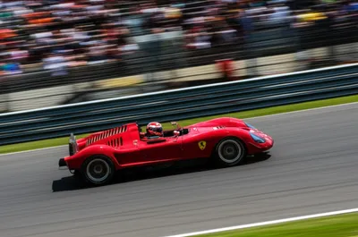 Illustration banked - Image 1