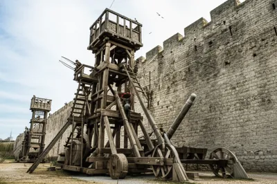 Illustration turrets - Image 1