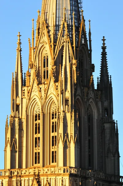 Illustration spire - Image 1