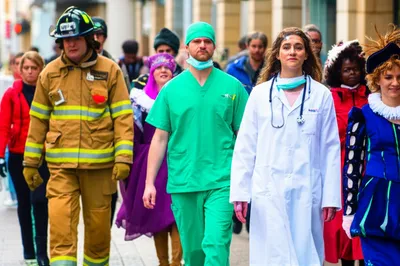 Illustration costumes - Image 1