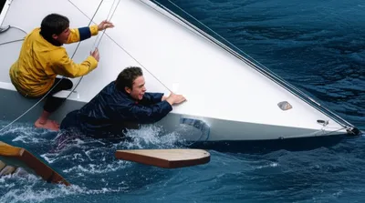 Illustration capsizing - Image 1