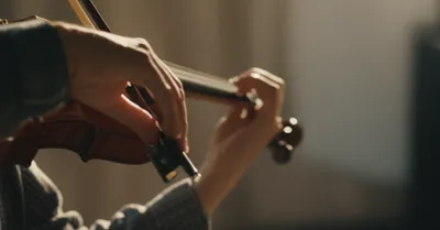 Illustration bowed - Image 1