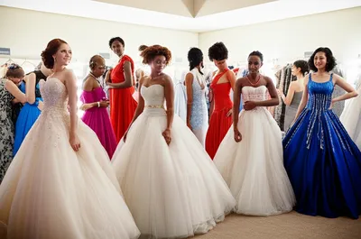 Illustration gowns - Image 1