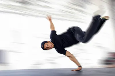 Illustration critical - Image 1