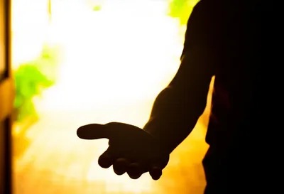 Illustration beckons