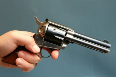 Illustration thumbed - Image 1