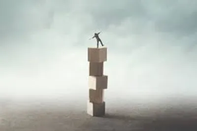 Illustration precariously - Image 2