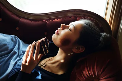 Illustration indulging