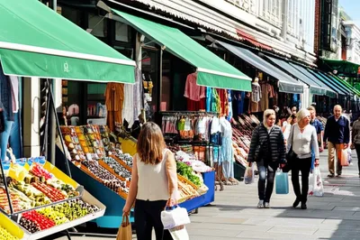 Illustration stores - Image 1