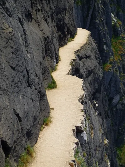 Illustration crag - Image 1