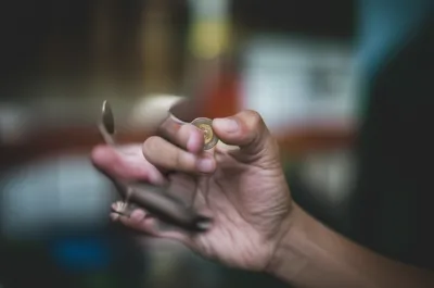 Hình ảnh minh họa penny-pinching - Ảnh 1