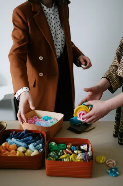 Illustration manner - Image 1