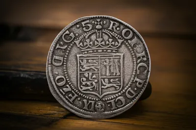 Illustration sixpences - Image 1