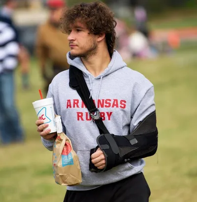 Illustration dislocated - Image 2