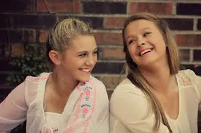 Illustration sister - Image 2