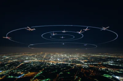 Illustration hold - Image 1