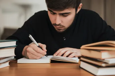 Illustration occupied - Image 1