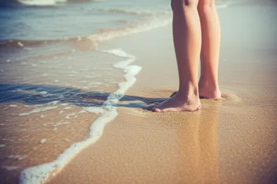 Illustration barefoot - Image 1