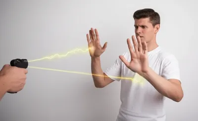 Illustration taser - Image 1