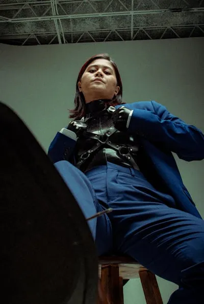 Illustration dominating - Image 2