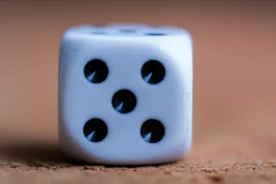 Illustration peep - Image 1