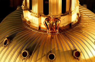 Illustration crowning - Image 1