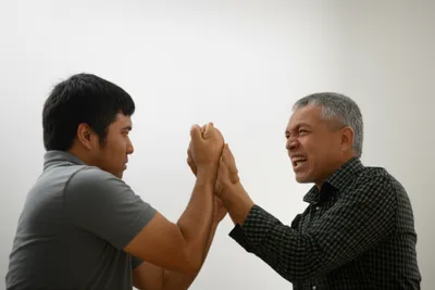 Illustration tussle - Image 1