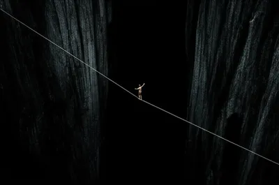 Illustration narrow - Image 1