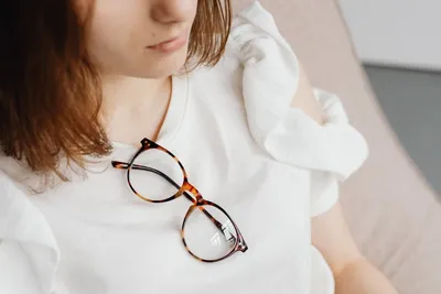 Illustration tucked - Image 2