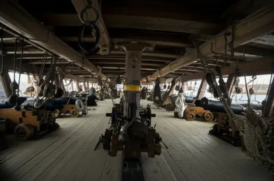 Illustration bay - Image 1