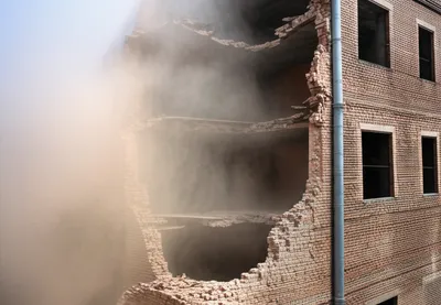 Illustration collapsing