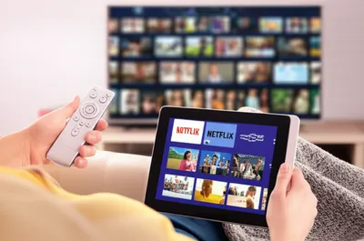 Illustration surfs - Image 1