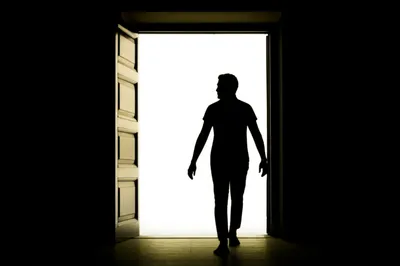 Illustration absenting - Image 1