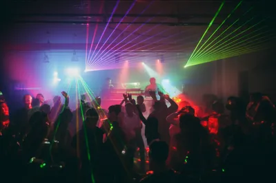 Illustration raves - Image 1