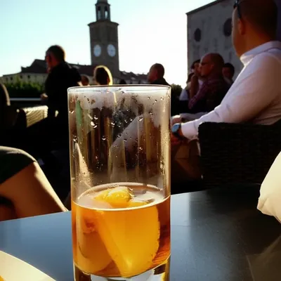 Illustration beer o'clock - Image 1