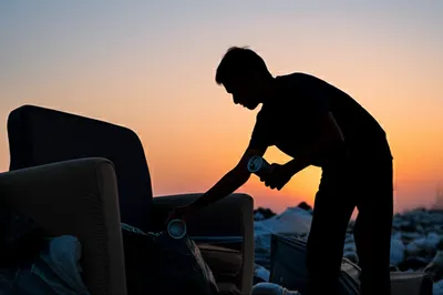 Illustration scavengers