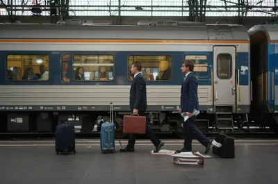 Illustration trans - Image 1