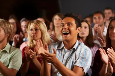 Illustration claque - Image 1