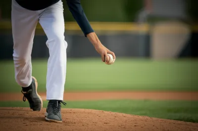 Illustration underhand - Image 1