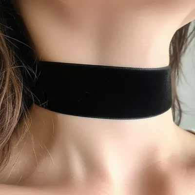 Illustration chokers - Image 1