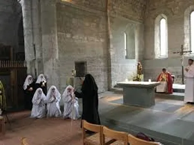 Illustration convent - Image 2