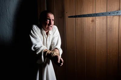 Illustration restrained - Image 1