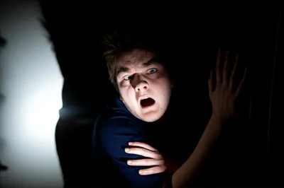 Illustration alarmed - Image 1