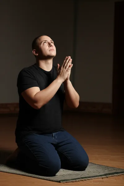 Illustration praying - Image 2