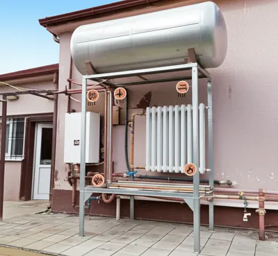 Illustration header - Image 1