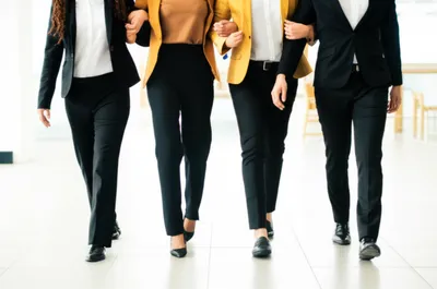 Illustration escort - Image 1