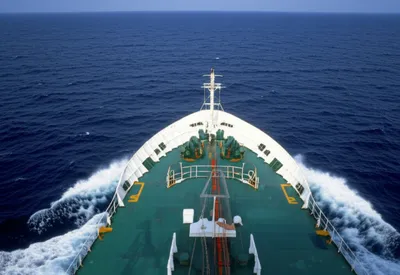 Illustration forwards - Image 1