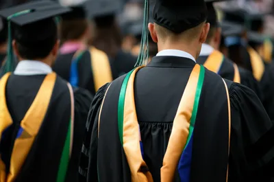 Illustration hood - Image 1