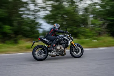 Illustration biking - Image 1